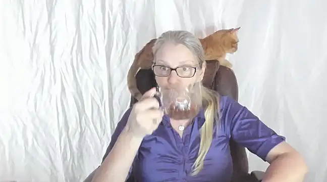 Snapshot of irinamaux chatting on February 27, 10:26 am irinamaux online show from February 27, 10:26 am