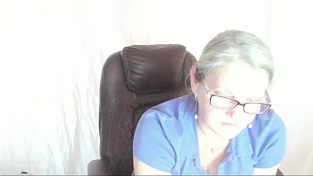 Snapshot of irinamaux chatting on March 22, 11:53 am irinamaux online show from March 22, 11:53 am