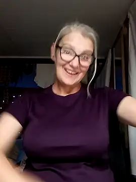 Snapshot of irinamaux chatting on September 9, 2:55 am irinamaux online show from September 9, 2:55 am