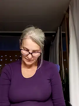 Snapshot of irinamaux chatting on October 1, 7:20 pm irinamaux online show from October 1, 7:20 pm