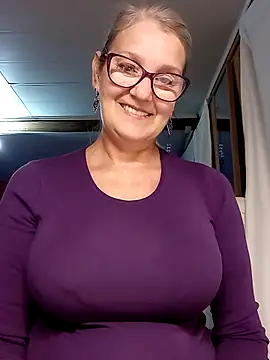 Snapshot of irinamaux chatting on October 12, 5:28 am irinamaux online show from October 12, 5:28 am