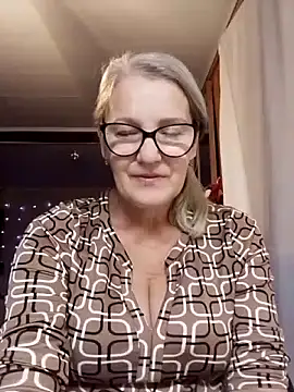 Snapshot of irinamaux chatting on November 7, 7:03 pm irinamaux online show from November 7, 7:03 pm