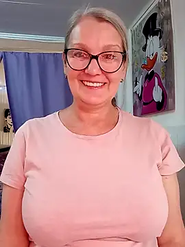 Snapshot of irinamaux chatting on December 21, 4:58 pm irinamaux online show from December 21, 4:58 pm