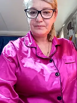 irinamaux online show from May 17, 7:17 am