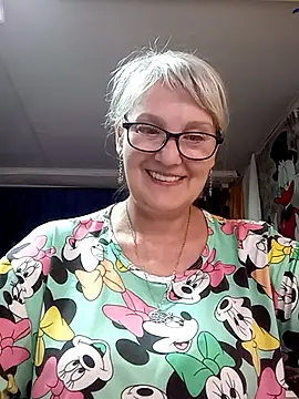 irinamaux online show from May 31, 5:09 pm