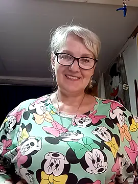 irinamaux online show from May 31, 9:38 pm
