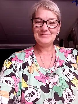 irinamaux online show from June 3, 6:16 am