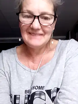 irinamaux online show from June 17, 11:27 pm