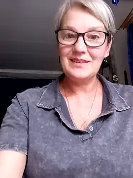 irinamaux online show from June 24, 7:18 am