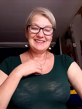 irinamaux online show from June 27, 3:44 am