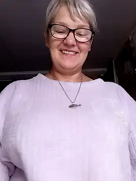 irinamaux online show from July 5, 5:14 am
