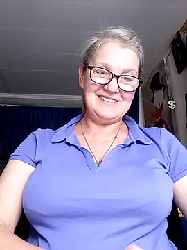 irinamaux online show from July 8, 1:32 am