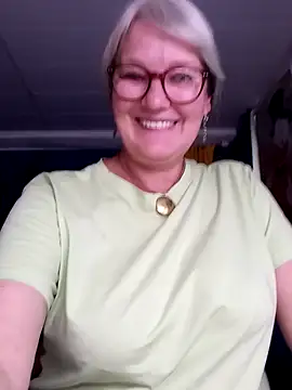 irinamaux online show from July 31, 7:52 am