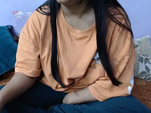 Snapshot of Freya_nia chatting on November 21, 3:33 pm Freya nia online show from November 21, 3:33 pm