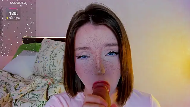 Snapshot of lexxxxxxi chatting on February 23, 6:27 pm lexxxxxxi online show from February 23, 6:27 pm