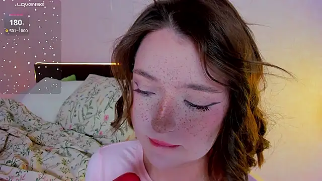 Snapshot of lexxxxxxi chatting on February 27, 6:08 pm lexxxxxxi online show from February 27, 6:08 pm