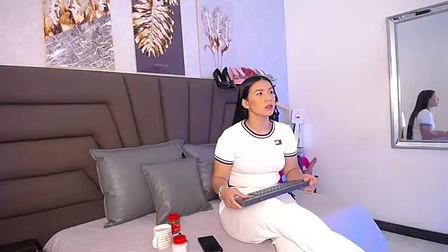 Snapshot of Sofi_Perez_ chatting on May 18, 11:16 am Sofi Perez online show from May 18, 11:16 am
