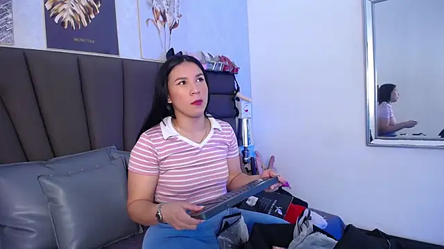 Snapshot of Sofi_Perez_ chatting on May 19, 11:16 am Sofi Perez online show from May 19, 11:16 am