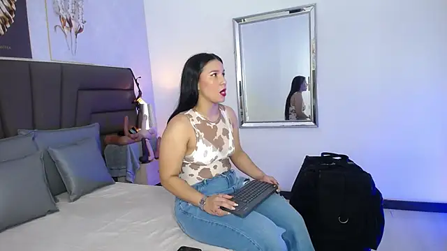 Snapshot of Sofi_Perez_ chatting on June 7, 11:14 am Sofi Perez online show from June 7, 11:14 am