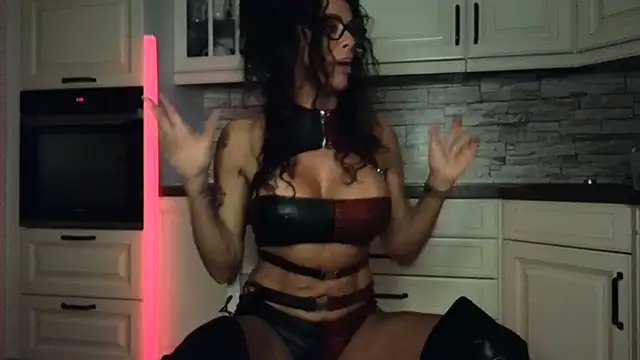 Misses-Cougar online show from February 27, 6:29 am