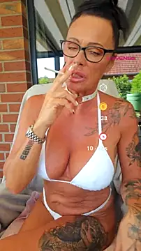Snapshot of Misses-Cougar chatting on July 17, 8:10 am Misses-Cougar online show from July 17, 8:10 am