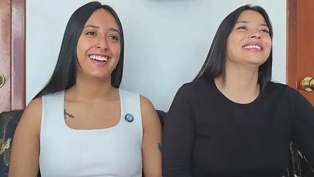 Snapshot of 2SummerLove1 chatting on November 16, 2:11 pm 2SummerLove1 online show from November 16, 2:11 pm