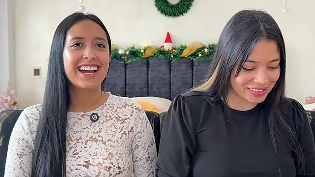 Snapshot of 2SummerLove1 chatting on January 6, 8:23 pm 2SummerLove1 online show from January 6, 8:23 pm