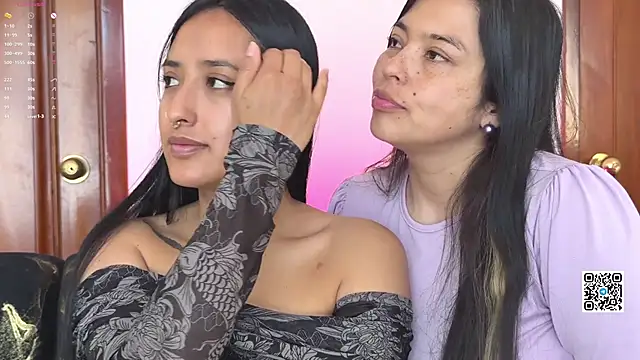 Snapshot of 2SummerLove1 chatting on March 14, 8:25 pm 2SummerLove1 online show from March 14, 8:25 pm