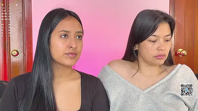 Snapshot of 2SummerLove1 chatting on March 20, 8:03 pm 2SummerLove1 online show from March 20, 8:03 pm