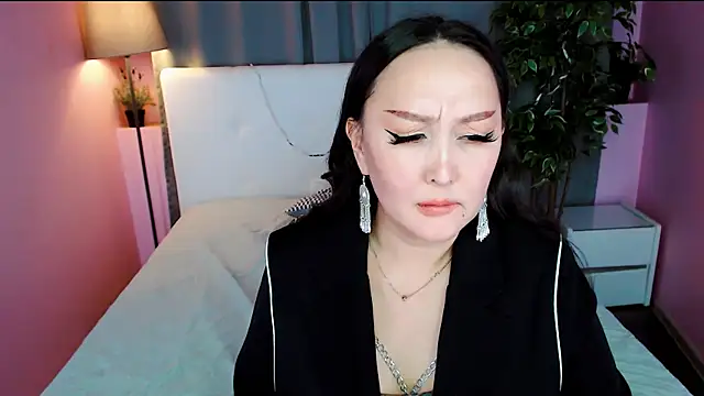 Snapshot of Julianna_Jami chatting on February 12, 3:27 pm Julianna Jami online show from February 12, 3:27 pm