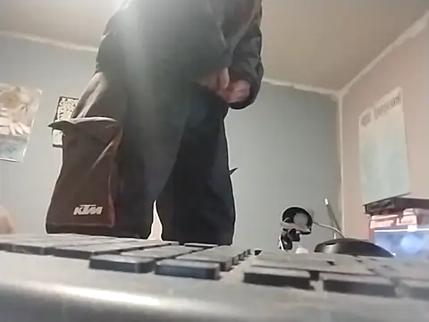 Snapshot of rockpimp chatting on November 25, 2:11 am rockpimp online show from November 25, 2:11 am