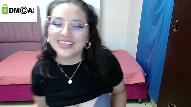 phoenixxxx777 online show from April 5, 12:19 am