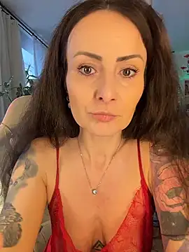 Snapshot of _AHHA_ chatting on October 17, 9:34 am AHHA online show from October 17, 9:34 am