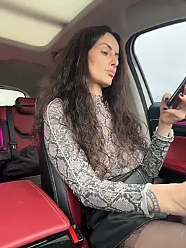 Snapshot of _AHHA_ chatting on October 27, 9:24 am AHHA online show from October 27, 9:24 am