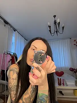 Snapshot of _AHHA_ chatting on November 17, 7:36 am AHHA online show from November 17, 7:36 am