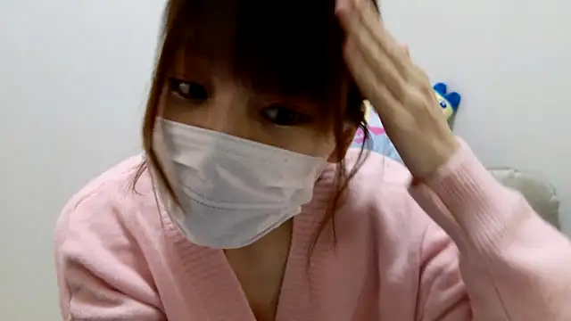 Snapshot of hi---chan- chatting on December 15, 10:15 pm hi---chan- online show from December 15, 10:15 pm