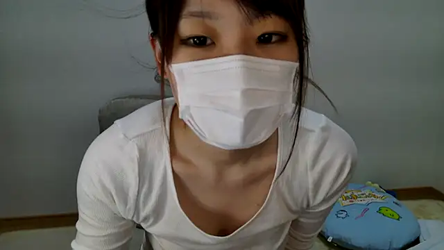 Snapshot of hi---chan- chatting on February 15, 2:15 am hi---chan- online show from February 15, 2:15 am