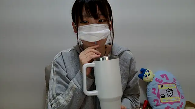 Snapshot of hi---chan- chatting on March 12, 9:45 pm hi---chan- online show from March 12, 9:45 pm