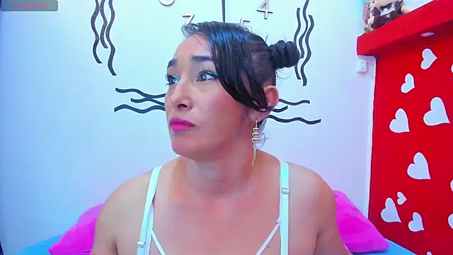 charlotte-11 online show from March 21, 2:29 pm