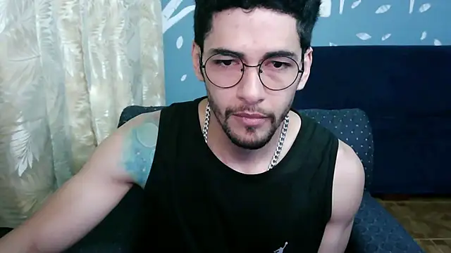 Snapshot of ponzothc chatting on October 4, 10:08 pm ponzothc online show from October 4, 10:08 pm