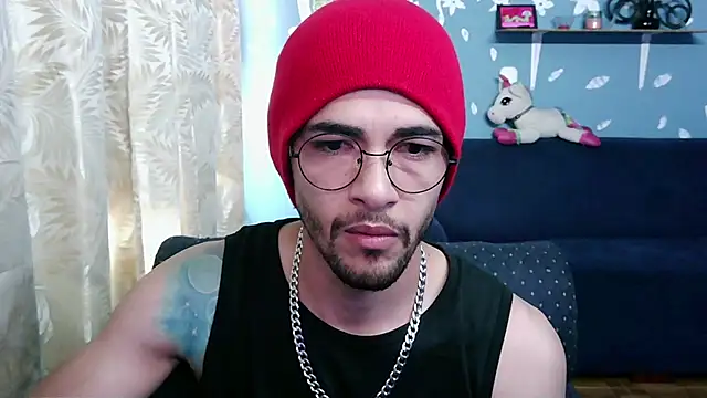 Snapshot of ponzothc chatting on October 25, 9:09 pm ponzothc online show from October 25, 9:09 pm