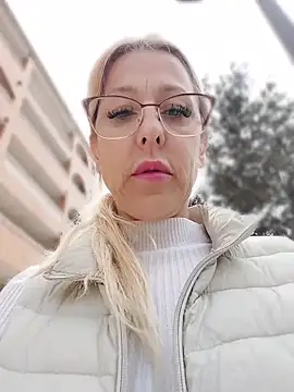 blondyruby online show from March 7, 12:24 pm