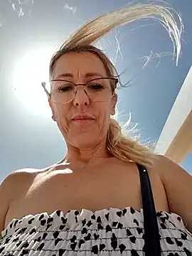 blondyruby online show from June 13, 10:35 am