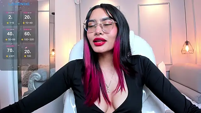 AzuraKindong online show from February 13, 1:19 am