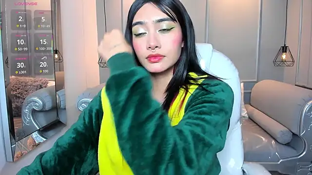 AzuraKindong online show from January 8, 7:27 pm