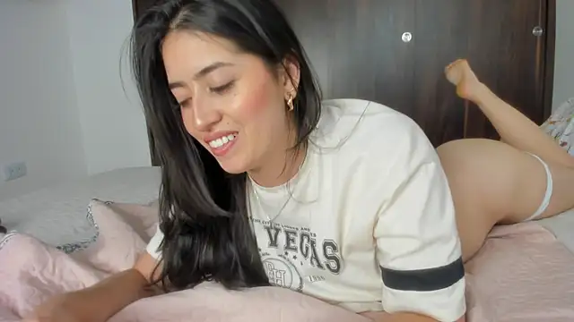 Snapshot of ChanellGV chatting on February 3, 4:57 am ChanellGV online show from February 3, 4:57 am