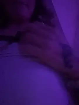 Snapshot of greedybratt chatting on November 13, 7:40 am greedybratt online show from November 13, 7:40 am