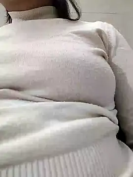 Husnpari20 online show from December 15, 1:43 pm