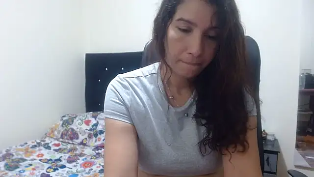 Snapshot of Ainhoa-hot chatting on July 3, 4:19 am Ainhoa-hot online show from July 3, 4:19 am