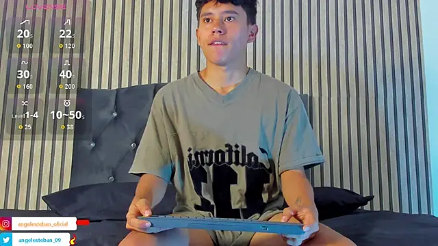 Snapshot of Angel_esteban_fx chatting on February 1, 7:01 pm Angel esteban fx online show from February 1, 7:01 pm